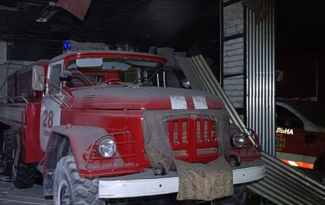 Россияне ударили по Изюму двумя ракетами "Искандер": появились новые фото последствий атаки