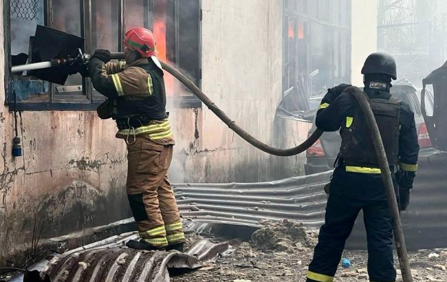 Удар балістикою по Кривому Рогу: Зеленський показав фото наслідків