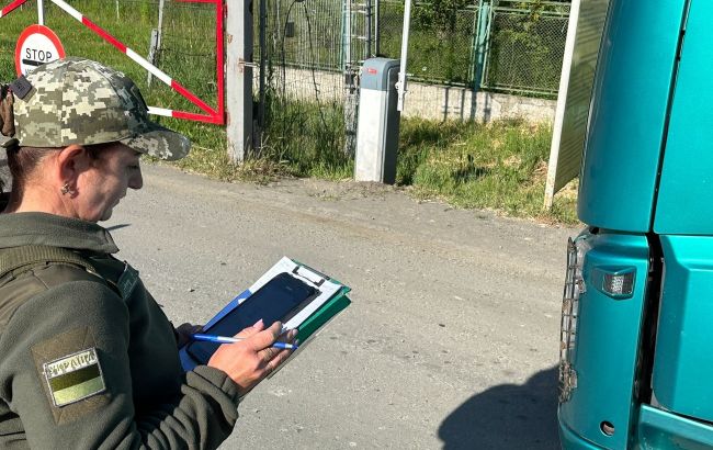 "єЧерга" запрацювала на 16 пунктах пропуску: як нею скористатись