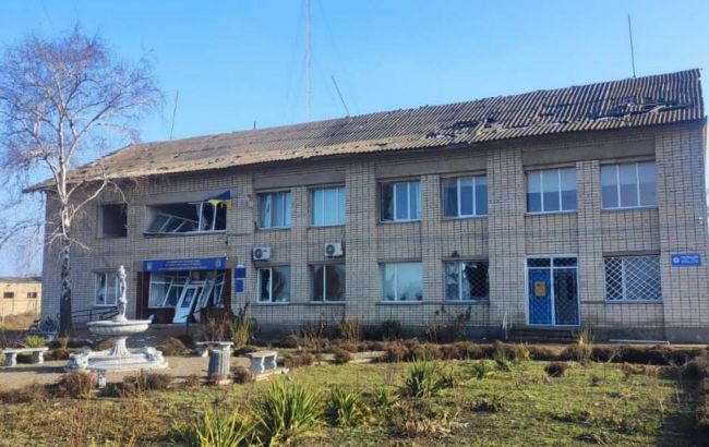 Оккупанты ударили ракетой по сельсовету в Херсонской области: есть жертвы