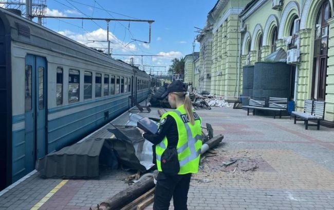 В Лозовой из-за обстрелов РФ закрыли вокзал: когда возобновят работу