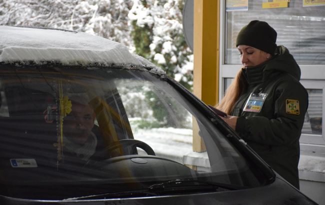 Путешествия за границу в период праздников: украинцам дали рекомендации