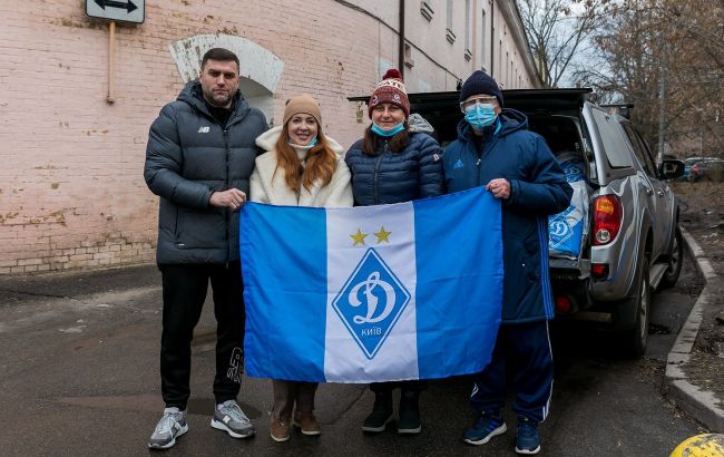 "Динамо" передало помощь раненым бойцам ВСУ в военном госпитале