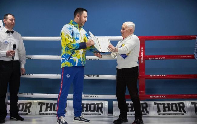 Стріхарський нагородив грамотою Ради президента СК "Добро"