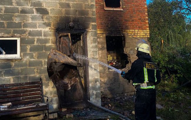 Рятувальники показали фото та відео наслідків відбиття атаки РФ на підступах до Києва