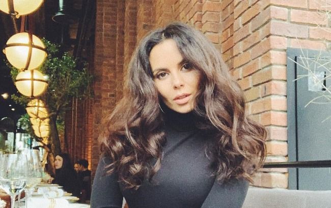 Какие ножки! Настя Каменских в боди вызвала фурор в сети