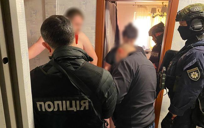 В Киеве полицейские разоблачили наркогруппировку, которая производила амфетамин