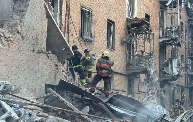 У Дніпрі внаслідок удару РФ є загиблі, під завалами можуть бути люди