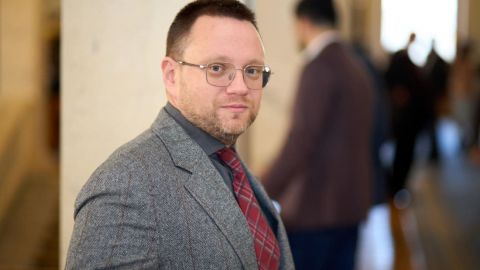 Нардеп Дунда вважає за необхідне заміну всього Кабміну