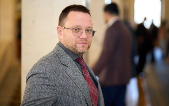 Нардеп Дунда вважає за необхідне заміну всього Кабміну