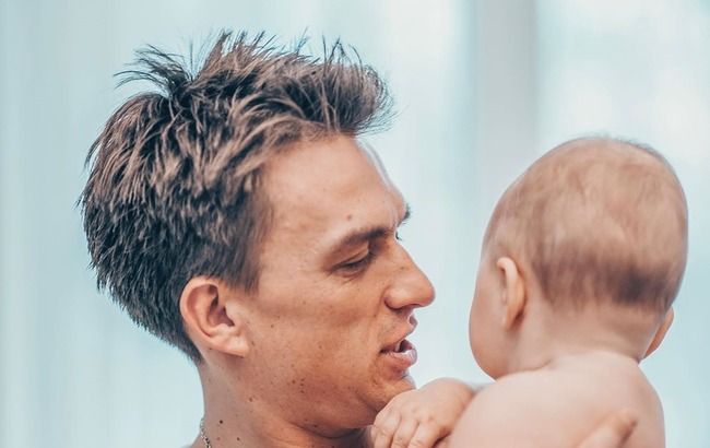 Зразковий тато: Влад Топалов потішив мережу веселим фото з маленьким сином