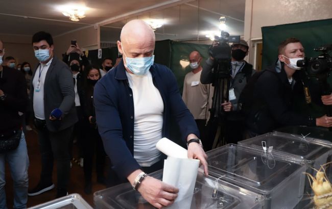 Труханов проголосовал на местных выборах