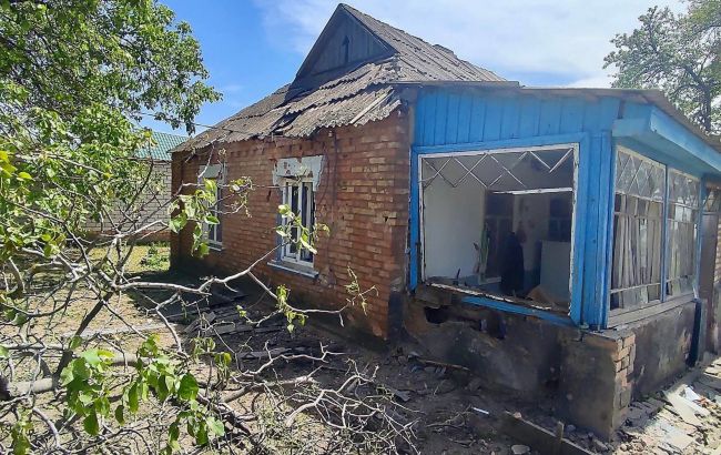 Россияне обстреляли Никопольский район из тяжелой артиллерии: есть разрушения