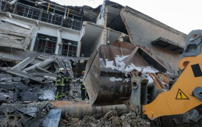 Ударили 5 ракет, станция уничтожена: появилось видео с Дарницкой ТЭЦ