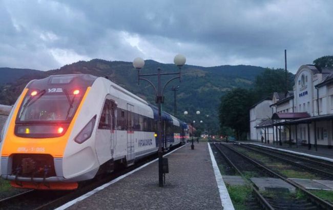 УЗ продлила курсирование "горных шаттлов" со Львова в Карпаты