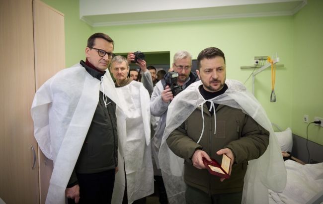 Зеленський зустрівся з прем'єром Польщі та відвідав українських бійців у госпіталі (відео)