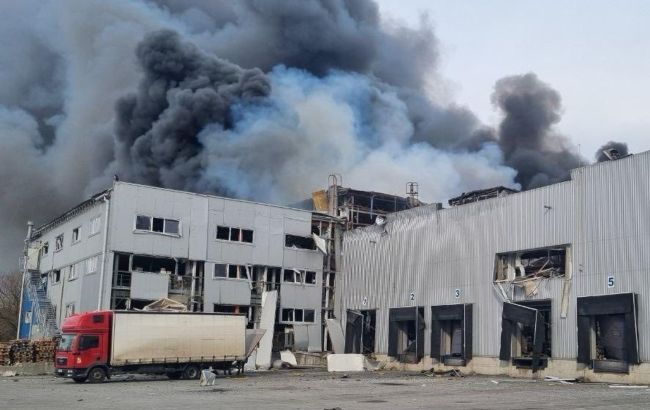 Приліт по складах компанії "Біосфера", є загиблий: головне про удар по Дніпру