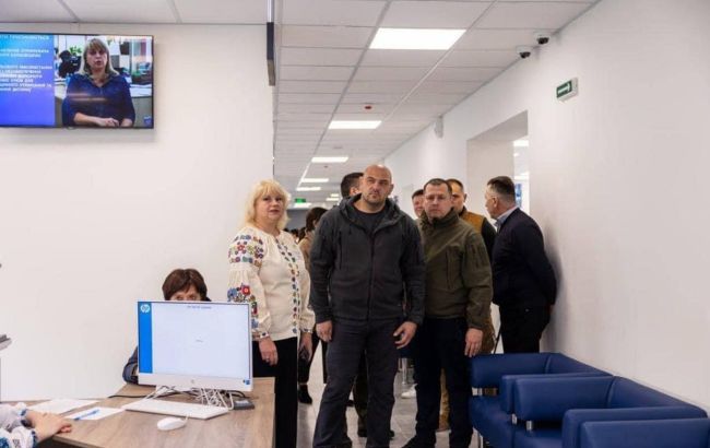 В Днепре заработал "Прозрачный офис", где можно получить более 300 социальных услуг