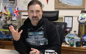 "Нам жгут отделения за повестки": Игорь Смилянский о броне, банке и зарплатах в "Укрпочте"