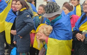 Евакуйовані мешканці Олешок вже в Україні: репортаж (фото, відео)