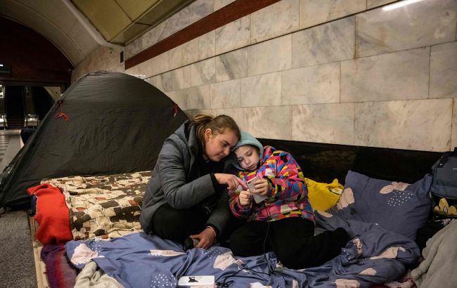 Як допомогти дитині під час повітряної тривоги: список порад