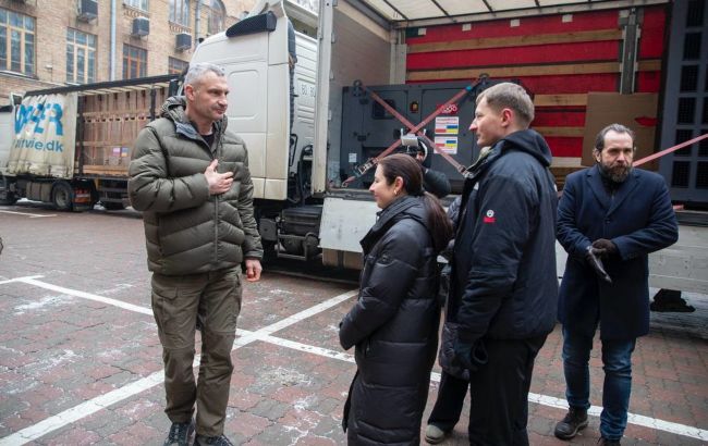Київ отримав 130 потужних генераторів від Польщі: Кличко показав фото