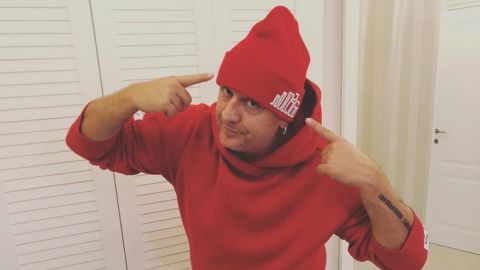 "Космічний розмах": стильний Потап в костюмі і краватці заінтригував заявою