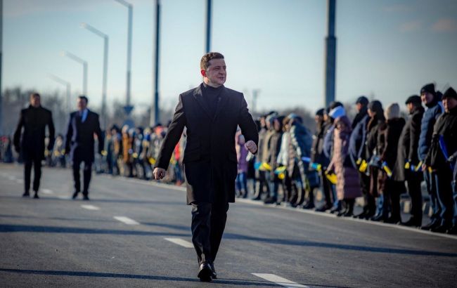 Зеленский на открытии моста в Запорожье: сегодня мы объединяем страну не только словами
