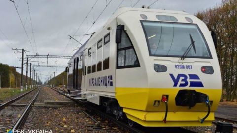 Зеленского призывают вмешаться в ситуацию с очередным повышением грузовых железнодорожных тарифов