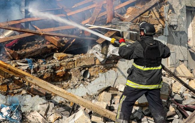 Авиаудар по Антоновке: в МВД показали фото и видео последствий