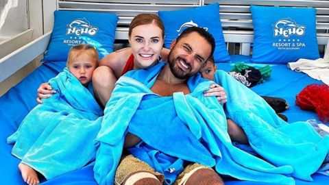 Щаслива Камінська з колишнім і дітьми попустувала в Одесі та підігріла чутки про возз'єднання