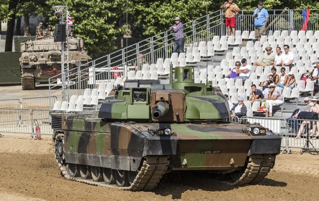 Шмигаль закликав Францію розпочати передачу танків Leclerc Україні