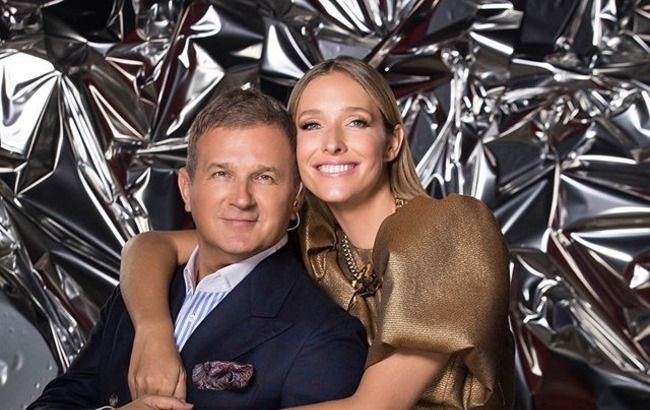 Йога для двох: Осадча та Горбунов захопили сімейним спортивним тренуванням