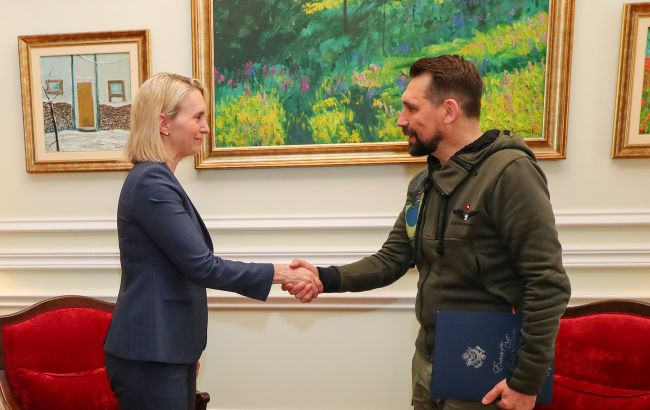 Новий посол США в Україні передала до МЗС вірчі грамоти