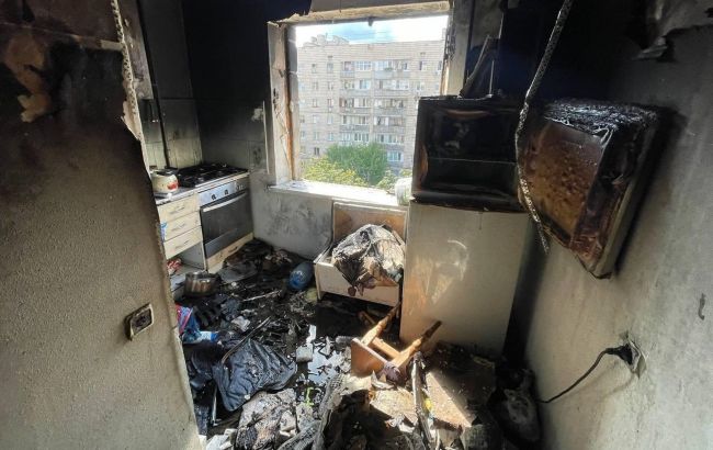 У Києві підозрюваний влаштував вибух у себе в квартирі: поранено поліцейського