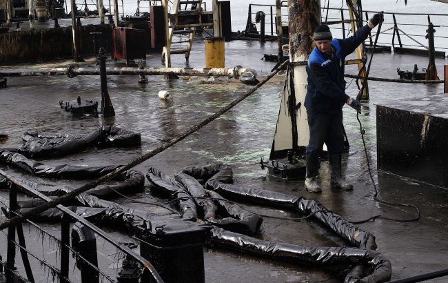 Танкерний бій. Як Захід планує обнулити Росії торгівлю нафтою на морі