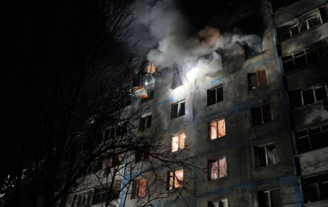 Окупанти атакували дронами Запоріжжя: горить багатоповерхівка, є постраждала