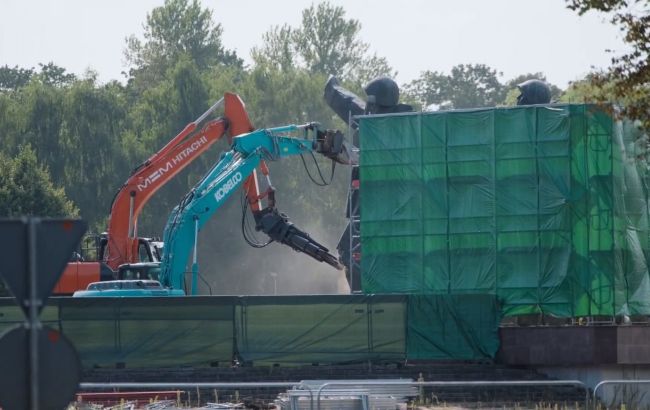 Открыто уголовное дело. В РФ болезненно отреагировали на снос советского памятника в Латвии