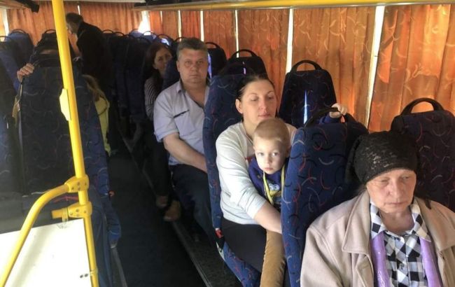 Из Луганской области эвакуировали еще 53 человека, - ОВА
