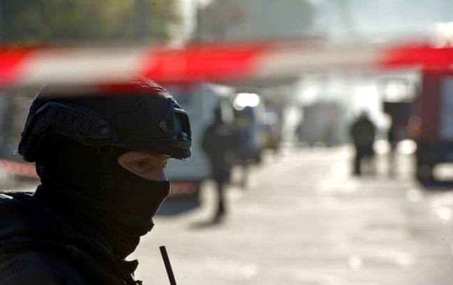 Во Львовской области ракета упала у остановки автобуса, движение перекрыли