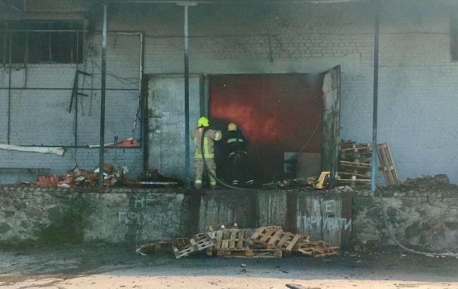 Відділення "Нової пошти" потрапило під удар РФ на Вінничині, є поранені