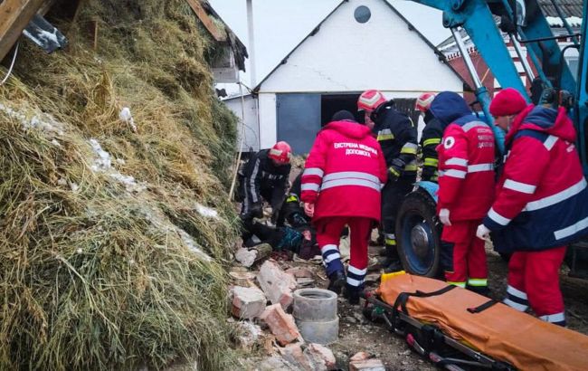 Під Києвом стався вибух газу в будинку: під завалами опинилися двоє людей