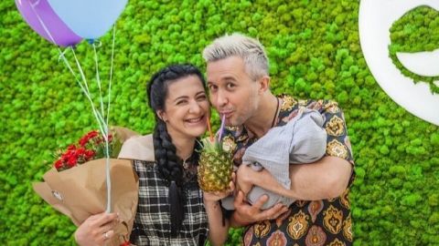 Маленьке диво: Сніжана Бабкіна розчулила святковим фото з синочком