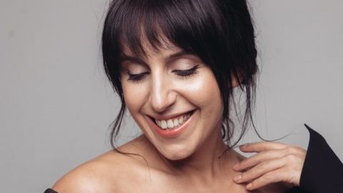 Соблазнительная Джамала в наряде с пикантным вырезом восхитила сеть