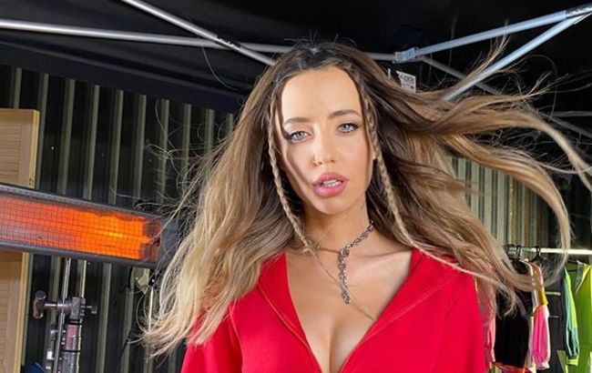 Казкова зовнішність: Надя Дорофєєва розкрила секрет улюбленого макіяжу на кожен день