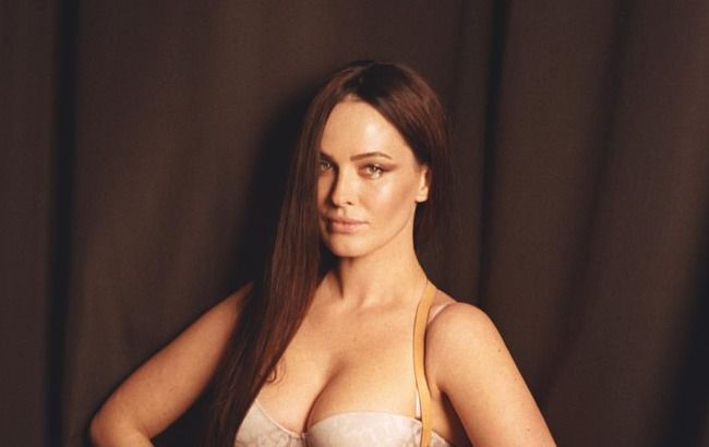 "Произведение искусства": "блестящая" Даша Астафьева поразила откровенным фотосетом