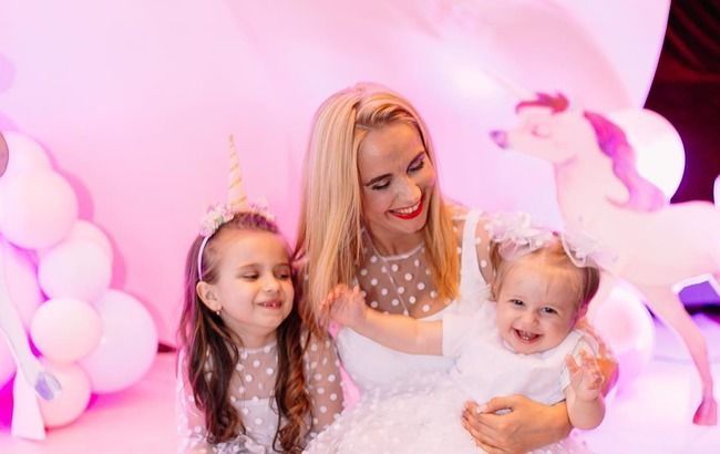 Безцінні моменти: Лілія Ребрик зворушила мережу фото з доньками-красунями
