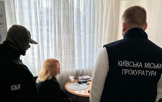 Суд заарештував чиновницю київської РДА, яка вела Telegram-канал Азарова