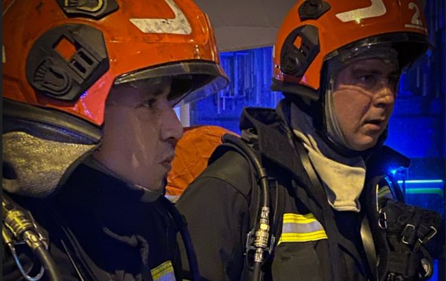 В кафе Львова произошел пожар. Эвакуированы больше 70 людей (фото)