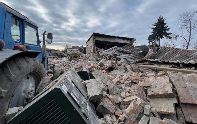 РФ ударила по предприятию в Новомосковске: разбита почти вся техника